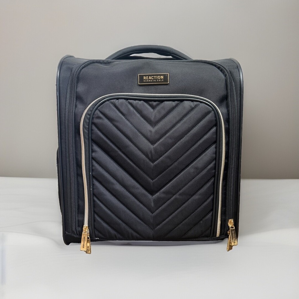 Kenneth Cole Reaction 17" Softside Chevron 4-Wheel Carry-On Underseater Black